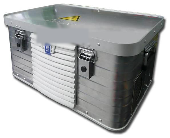 Portable mobile air supply unit in a ribbed aluminium transport case with latches